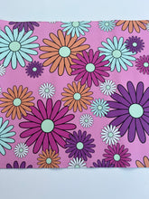 Load image into Gallery viewer, Large Scale Daisy  Smooth Vinyl