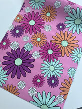 Load image into Gallery viewer, Large Scale Daisy  Smooth Vinyl