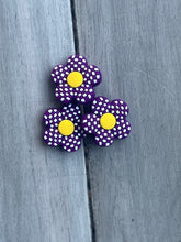 Load image into Gallery viewer, Checkered Flower slide-able