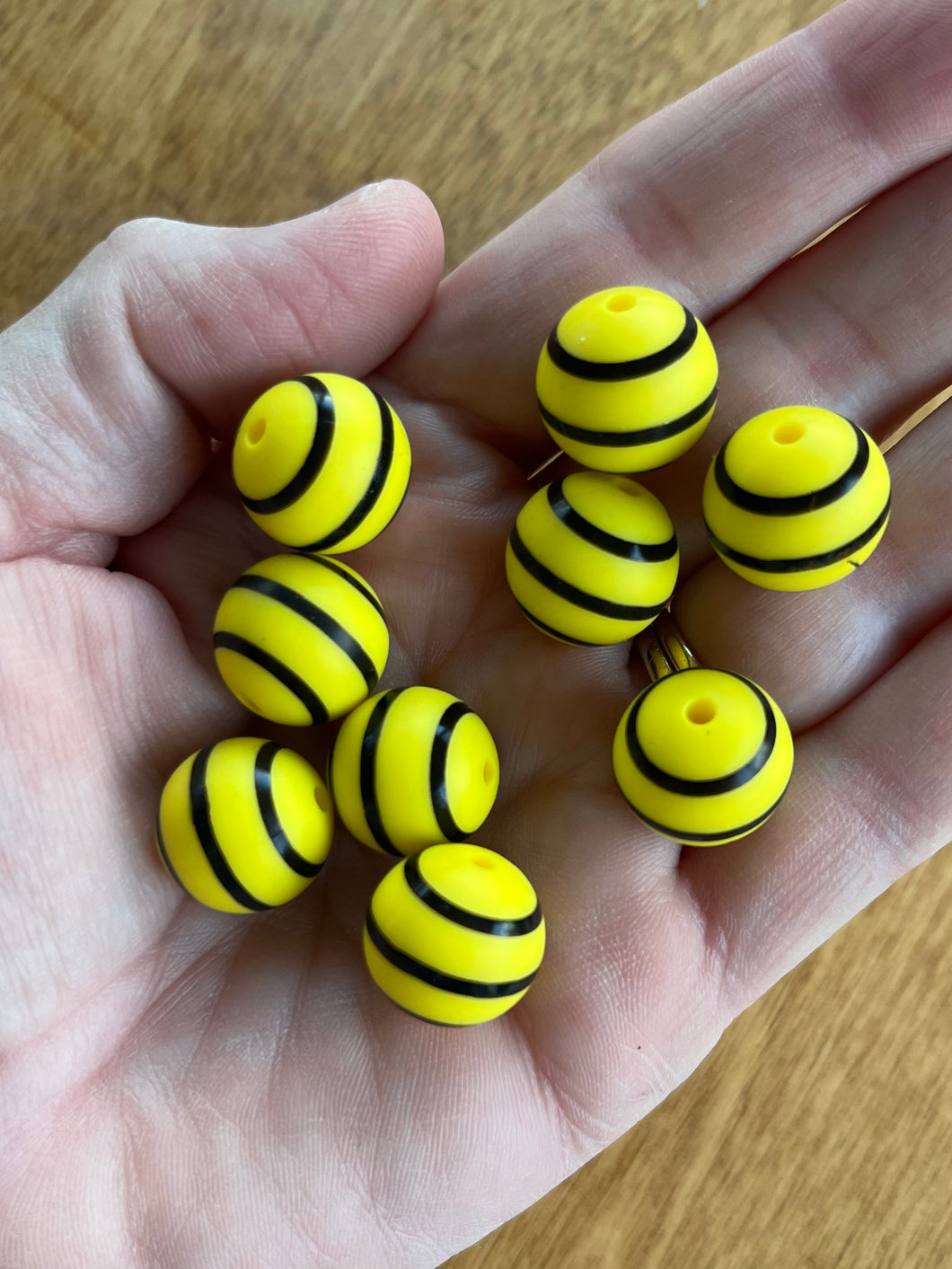 15 mm bee striped bead